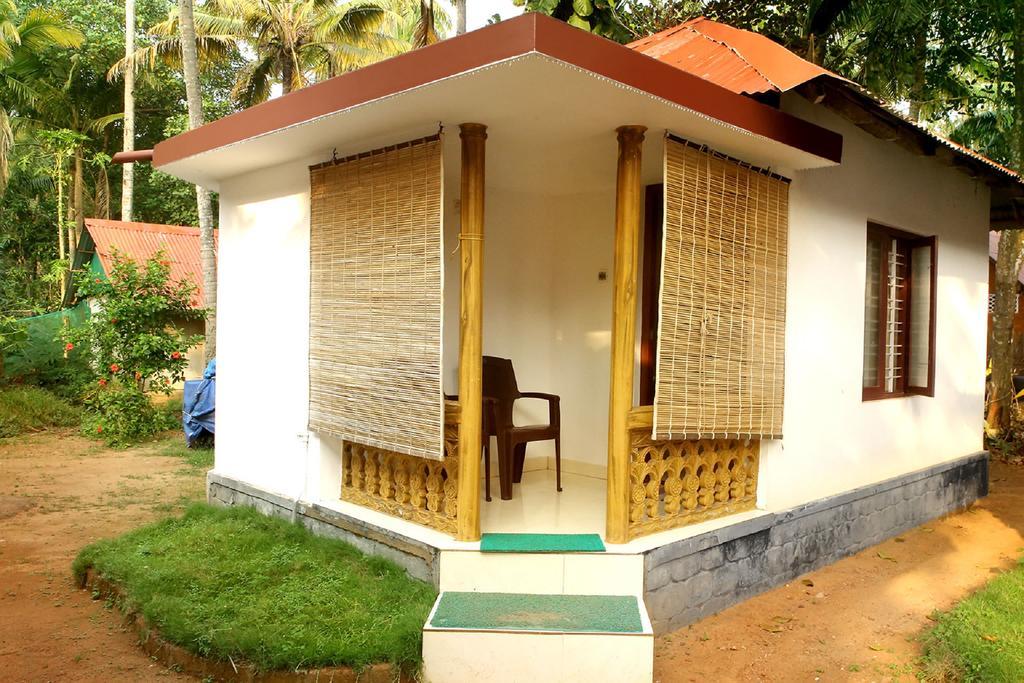 Dolphin Bay Hotel Varkala Luaran gambar